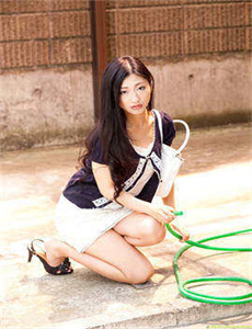 美女全身光子