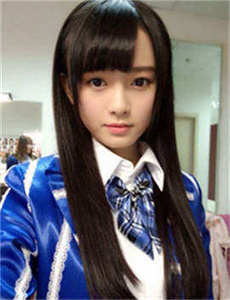 张嘉倪走光,M O X